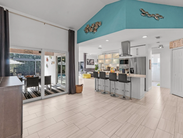 Luxury Cape Coral Retreat - 4 Bedroom Home with Private Pool